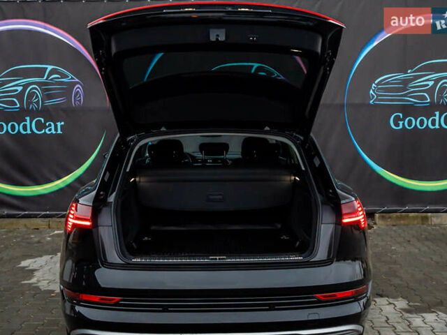 Чорний Ауді E-Tron, об'ємом двигуна 0 л та пробігом 75 тис. км за 29900 $, фото 50 на Automoto.ua