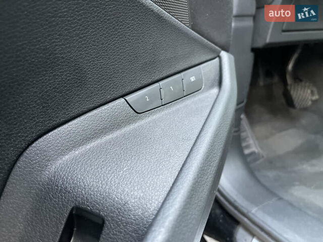 Чорний Ауді E-Tron, об'ємом двигуна 0 л та пробігом 78 тис. км за 26500 $, фото 43 на Automoto.ua