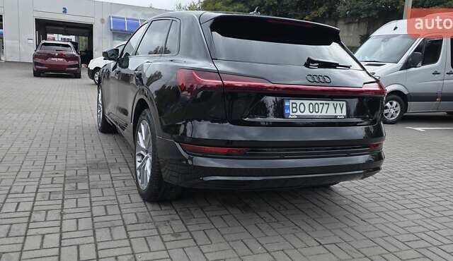 Чорний Ауді E-Tron, об'ємом двигуна 0 л та пробігом 138 тис. км за 29900 $, фото 24 на Automoto.ua