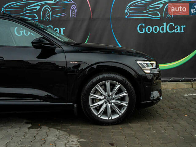 Чорний Ауді E-Tron, об'ємом двигуна 0 л та пробігом 75 тис. км за 29900 $, фото 18 на Automoto.ua