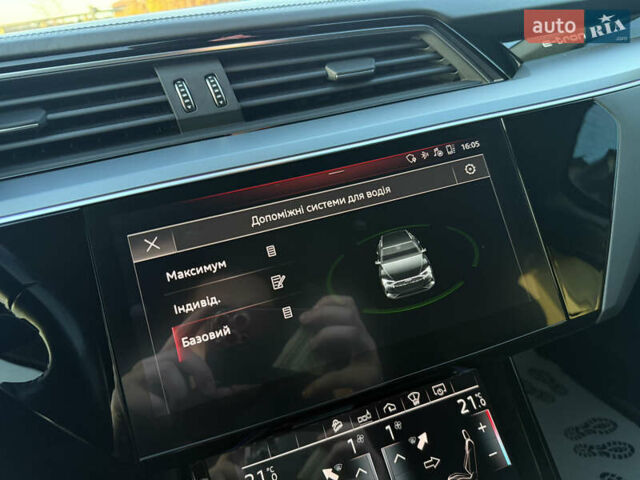 Чорний Ауді E-Tron, об'ємом двигуна 0 л та пробігом 150 тис. км за 26999 $, фото 101 на Automoto.ua