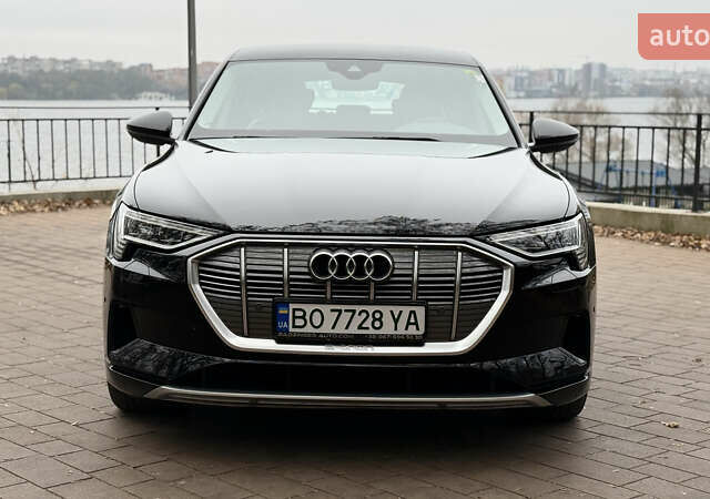 Черный Ауди E-Tron, объемом двигателя 0 л и пробегом 146 тыс. км за 27500 $, фото 3 на Automoto.ua