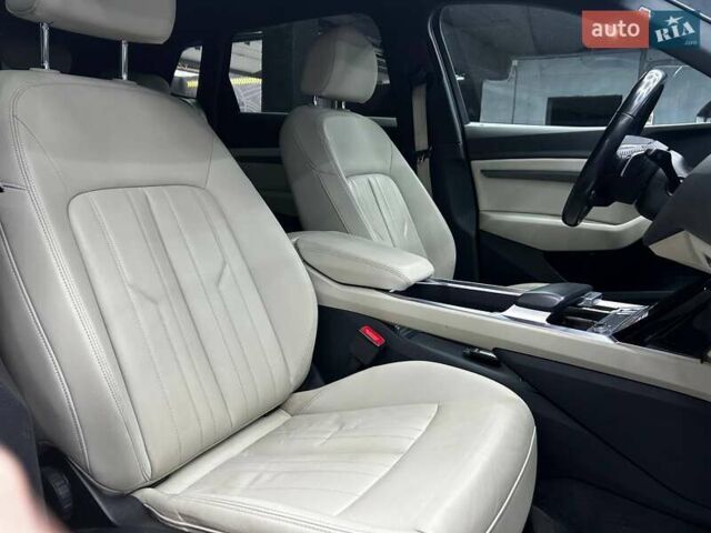 Чорний Ауді E-Tron, об'ємом двигуна 0 л та пробігом 148 тис. км за 26000 $, фото 18 на Automoto.ua