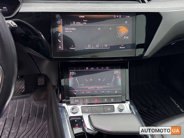 Чорний Ауді E-Tron, об'ємом двигуна 95 л та пробігом 68 тис. км за 29500 $, фото 13 на Automoto.ua