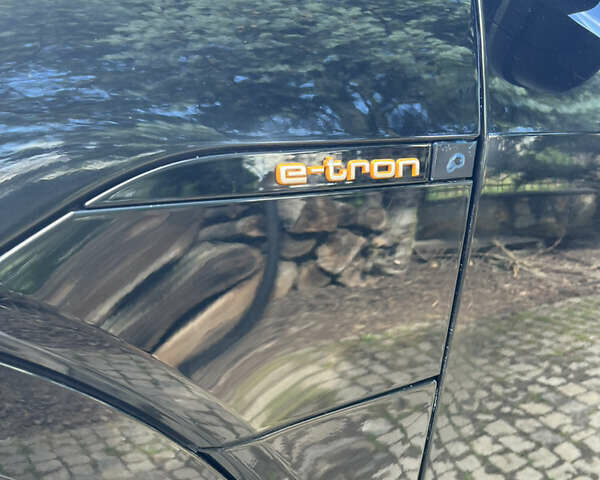 Черный Ауди E-Tron, объемом двигателя 0 л и пробегом 133 тыс. км за 28000 $, фото 83 на Automoto.ua