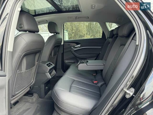 Черный Ауди E-Tron, объемом двигателя 0 л и пробегом 130 тыс. км за 22300 $, фото 58 на Automoto.ua