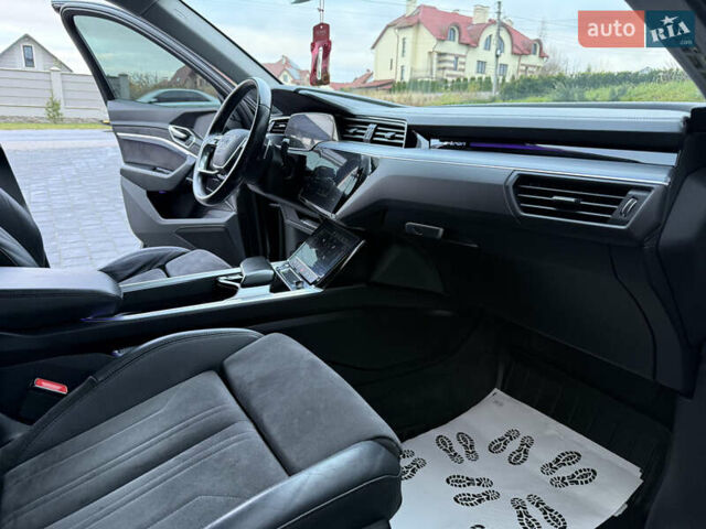 Черный Ауди E-Tron, объемом двигателя 0 л и пробегом 150 тыс. км за 27499 $, фото 68 на Automoto.ua