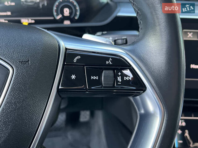 Чорний Ауді E-Tron, об'ємом двигуна 0 л та пробігом 81 тис. км за 26500 $, фото 33 на Automoto.ua