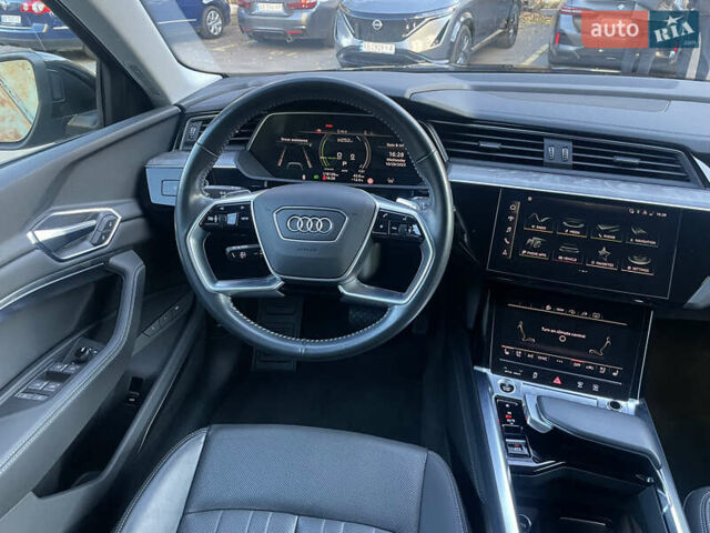 Ауди E-Tron 2020 в Виннице на Automoto.ua Черный Ауди E-Tron, объемом двигателя 0 л и пробегом 119 тыс. км за 28400 $, фото 15 на Automoto.ua
