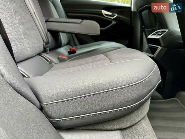 Черный Ауди E-Tron, объемом двигателя 0 л и пробегом 159 тыс. км за 24000 $, фото 117 на Automoto.ua