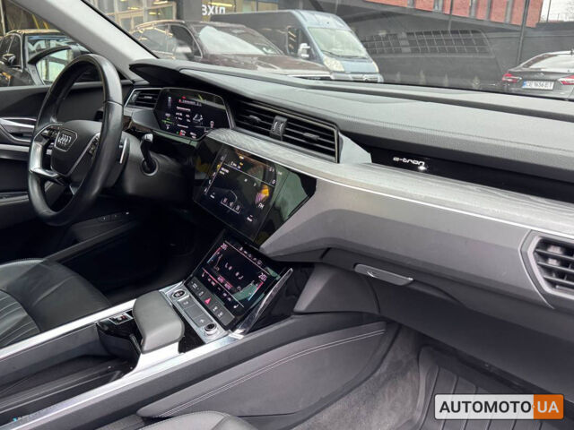 Чорний Ауді E-Tron, об'ємом двигуна 95 л та пробігом 68 тис. км за 29500 $, фото 14 на Automoto.ua
