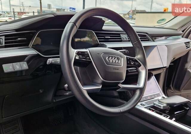 Черный Ауди E-Tron, объемом двигателя 0 л и пробегом 36 тыс. км за 26000 $, фото 32 на Automoto.ua