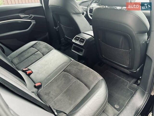 Ауди E-Tron 2020 в Луцке на Automoto.ua Черный Ауди E-Tron, объемом двигателя 0 л и пробегом 73 тыс. км за 35000 $, фото 8 на Automoto.ua
