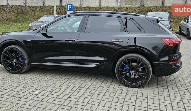 Чорний Ауді E-Tron, об'ємом двигуна 0 л та пробігом 120 тис. км за 33500 $, фото 24 на Automoto.ua