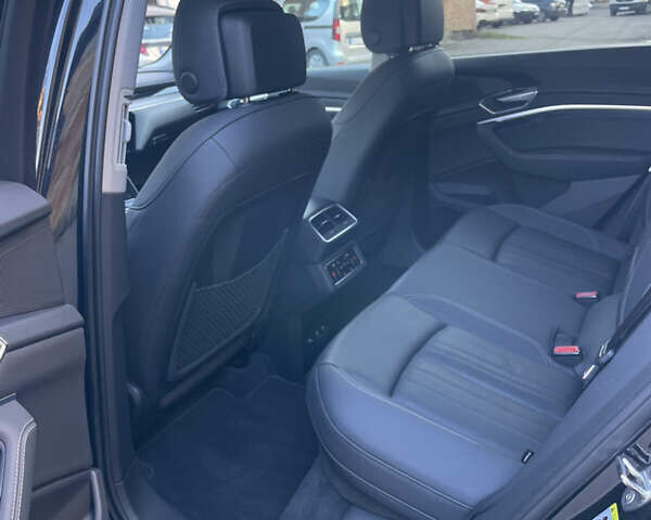 Ауди E-Tron 2020 в Виннице на Automoto.ua Черный Ауди E-Tron, объемом двигателя 0 л и пробегом 119 тыс. км за 28400 $, фото 9 на Automoto.ua