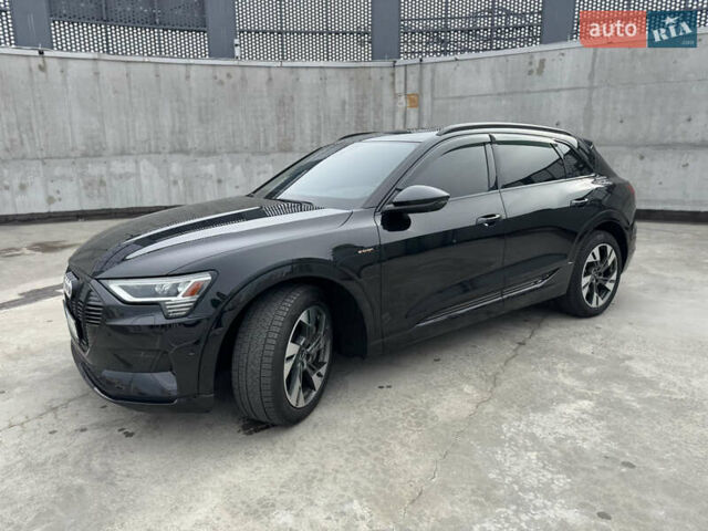 Чорний Ауді E-Tron, об'ємом двигуна 0 л та пробігом 155 тис. км за 30999 $, фото 2 на Automoto.ua