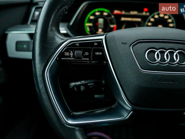 Чорний Ауді E-Tron, об'ємом двигуна 0 л та пробігом 75 тис. км за 29900 $, фото 70 на Automoto.ua