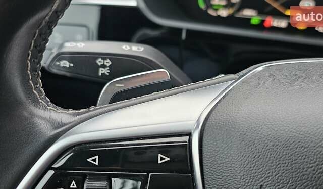 Чорний Ауді E-Tron, об'ємом двигуна 0 л та пробігом 120 тис. км за 33500 $, фото 61 на Automoto.ua