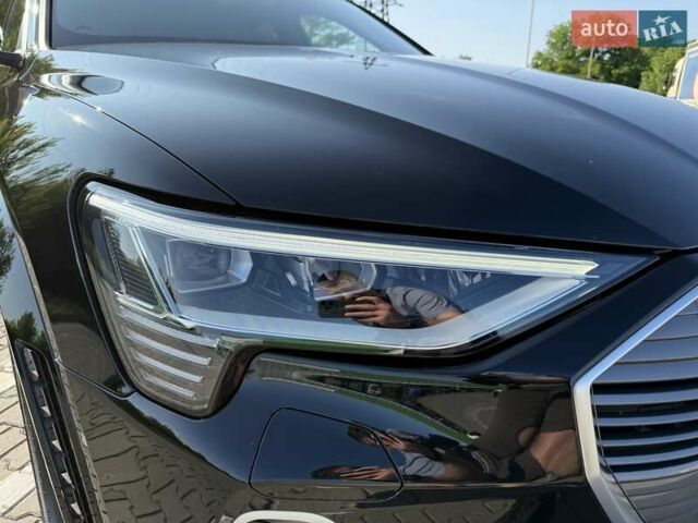 Чорний Ауді E-Tron, об'ємом двигуна 0 л та пробігом 40 тис. км за 55000 $, фото 20 на Automoto.ua