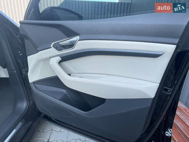 Черный Ауди E-Tron, объемом двигателя 0 л и пробегом 67 тыс. км за 29999 $, фото 9 на Automoto.ua