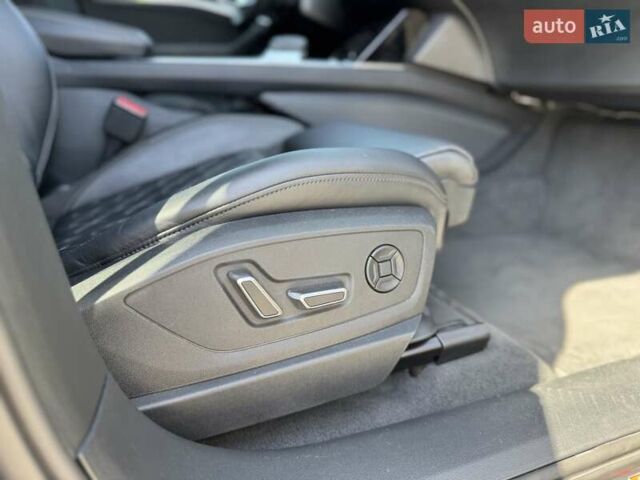 Ауді E-Tron 2020 у Києві на Automoto.ua Чорний Ауді E-Tron, об'ємом двигуна 0 л та пробігом 44 тис. км за 35999 $, фото 54 на Automoto.ua