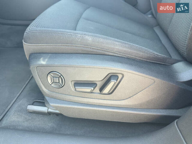 Чорний Ауді E-Tron, об'ємом двигуна 0 л та пробігом 130 тис. км за 23990 $, фото 20 на Automoto.ua