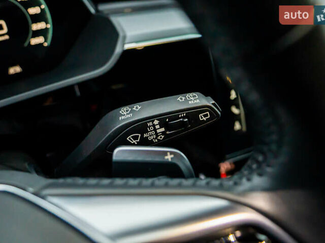 Чорний Ауді E-Tron, об'ємом двигуна 0 л та пробігом 75 тис. км за 29900 $, фото 73 на Automoto.ua