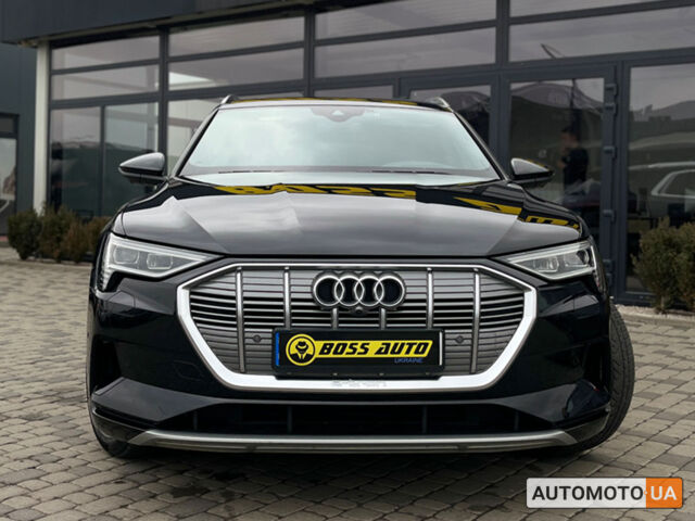 Черный Ауди E-Tron, объемом двигателя 55 л и пробегом 65 тыс. км за 37000 $, фото 1 на Automoto.ua