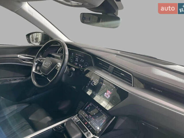 Черный Ауди E-Tron, объемом двигателя 0 л и пробегом 125 тыс. км за 21700 $, фото 18 на Automoto.ua