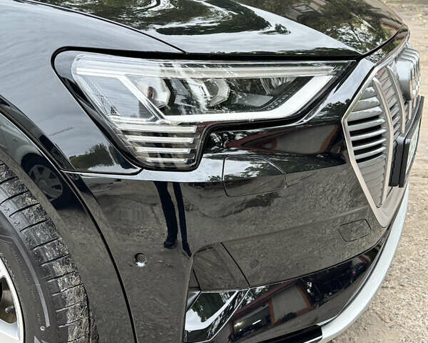 Чорний Ауді E-Tron, об'ємом двигуна 0 л та пробігом 29 тис. км за 38000 $, фото 10 на Automoto.ua
