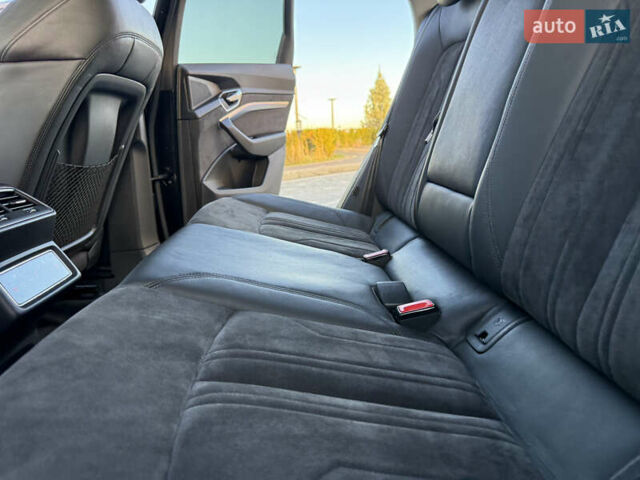 Чорний Ауді E-Tron, об'ємом двигуна 0 л та пробігом 150 тис. км за 26999 $, фото 81 на Automoto.ua