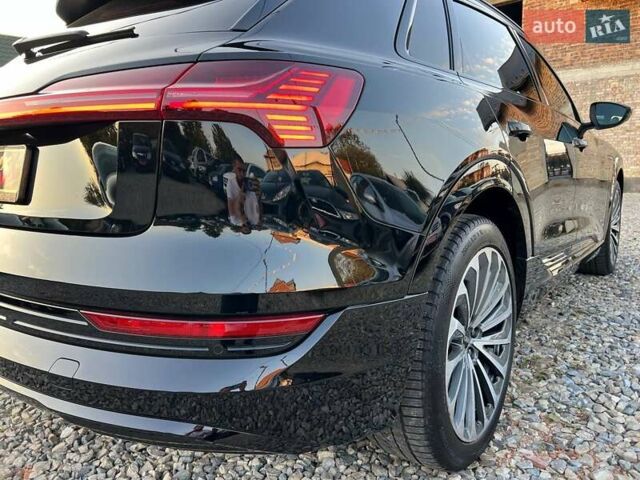 Чорний Ауді E-Tron, об'ємом двигуна 0 л та пробігом 160 тис. км за 26799 $, фото 14 на Automoto.ua