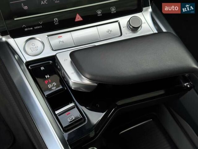 Черный Ауди E-Tron, объемом двигателя 0 л и пробегом 130 тыс. км за 22300 $, фото 48 на Automoto.ua