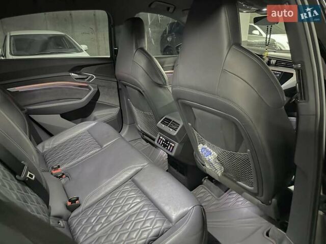 Чорний Ауді E-Tron, об'ємом двигуна 0 л та пробігом 95 тис. км за 30900 $, фото 27 на Automoto.ua