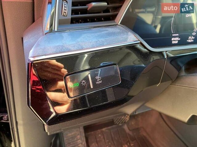 Черный Ауди E-Tron, объемом двигателя 0 л и пробегом 61 тыс. км за 36500 $, фото 12 на Automoto.ua