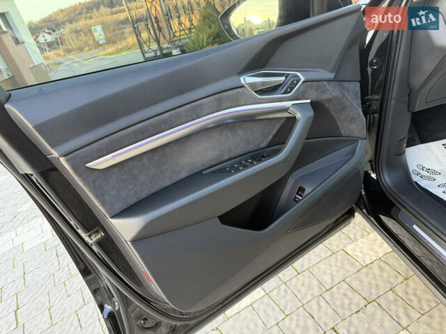 Чорний Ауді E-Tron, об'ємом двигуна 0 л та пробігом 150 тис. км за 25900 $, фото 68 на Automoto.ua