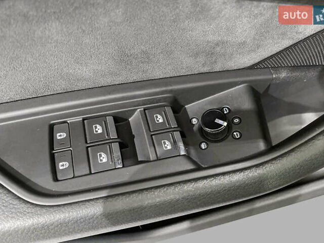 Черный Ауди E-Tron, объемом двигателя 0 л и пробегом 125 тыс. км за 21700 $, фото 31 на Automoto.ua