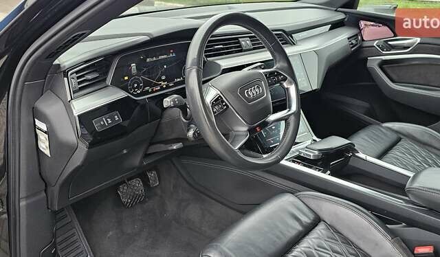 Чорний Ауді E-Tron, об'ємом двигуна 0 л та пробігом 120 тис. км за 33500 $, фото 105 на Automoto.ua