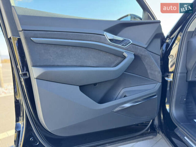 Черный Ауди E-Tron, объемом двигателя 0 л и пробегом 126 тыс. км за 27500 $, фото 20 на Automoto.ua