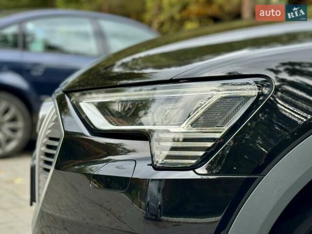 Чорний Ауді E-Tron, об'ємом двигуна 0 л та пробігом 159 тис. км за 24500 $, фото 35 на Automoto.ua