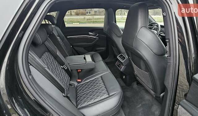 Чорний Ауді E-Tron, об'ємом двигуна 0 л та пробігом 120 тис. км за 33500 $, фото 92 на Automoto.ua