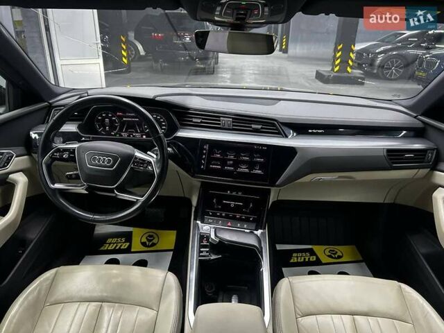 Чорний Ауді E-Tron, об'ємом двигуна 0 л та пробігом 148 тис. км за 26000 $, фото 12 на Automoto.ua
