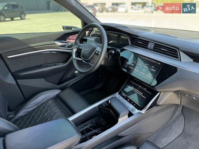 Ауді E-Tron 2020 у Києві на Automoto.ua Чорний Ауді E-Tron, об'ємом двигуна 0 л та пробігом 44 тис. км за 35999 $, фото 53 на Automoto.ua