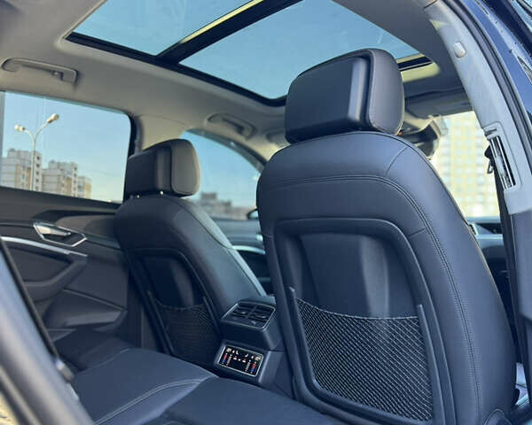 Чорний Ауді E-Tron, об'ємом двигуна 0 л та пробігом 155 тис. км за 29499 $, фото 32 на Automoto.ua