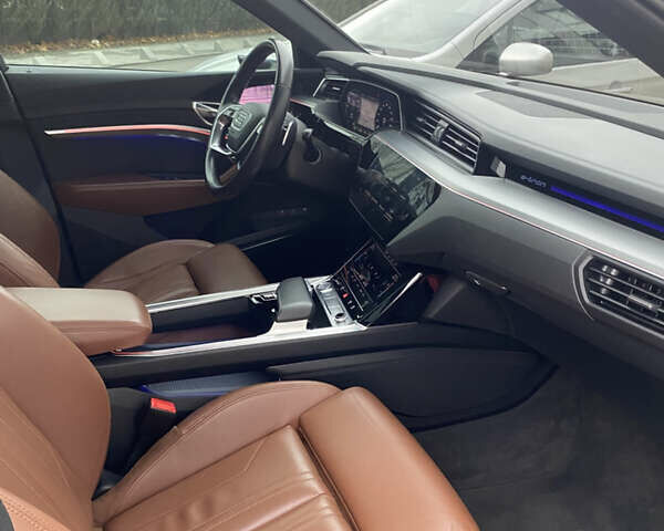 Черный Ауди E-Tron, объемом двигателя 0 л и пробегом 146 тыс. км за 31900 $, фото 20 на Automoto.ua