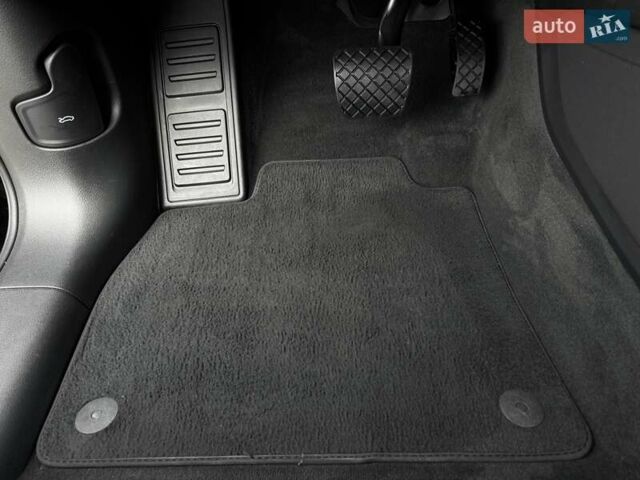 Черный Ауди E-Tron, объемом двигателя 0 л и пробегом 130 тыс. км за 22300 $, фото 39 на Automoto.ua