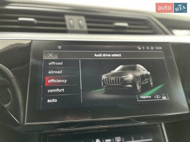 Чорний Ауді E-Tron, об'ємом двигуна 0 л та пробігом 78 тис. км за 26500 $, фото 34 на Automoto.ua