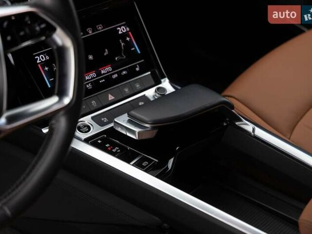 Черный Ауди E-Tron, объемом двигателя 0 л и пробегом 50 тыс. км за 39400 $, фото 25 на Automoto.ua