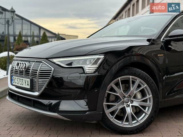 Чорний Ауді E-Tron, об'ємом двигуна 0 л та пробігом 51 тис. км за 31499 $, фото 4 на Automoto.ua