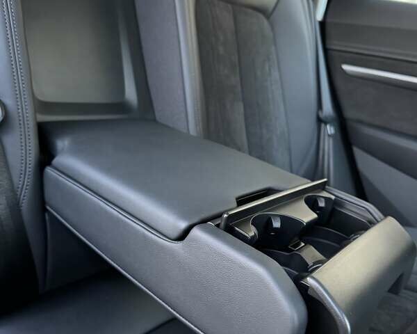 Чорний Ауді E-Tron, об'ємом двигуна 0 л та пробігом 253 тис. км за 24200 $, фото 44 на Automoto.ua